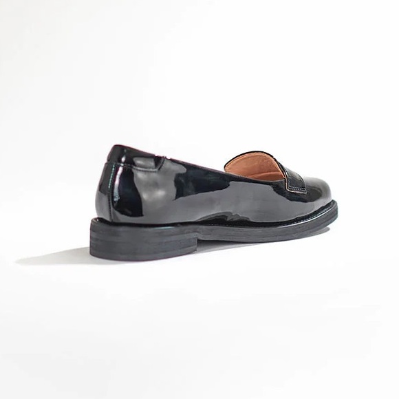 The Signature Loafer - Picture 6 of 8